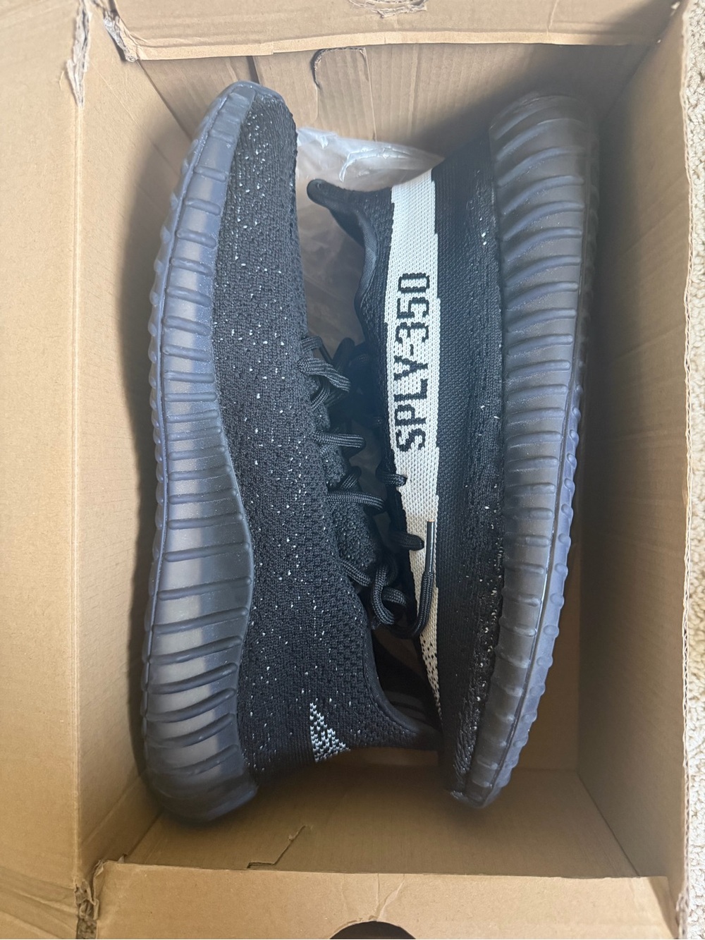 Oreo Yeezy Boost 350 V2 2022 size 11 men